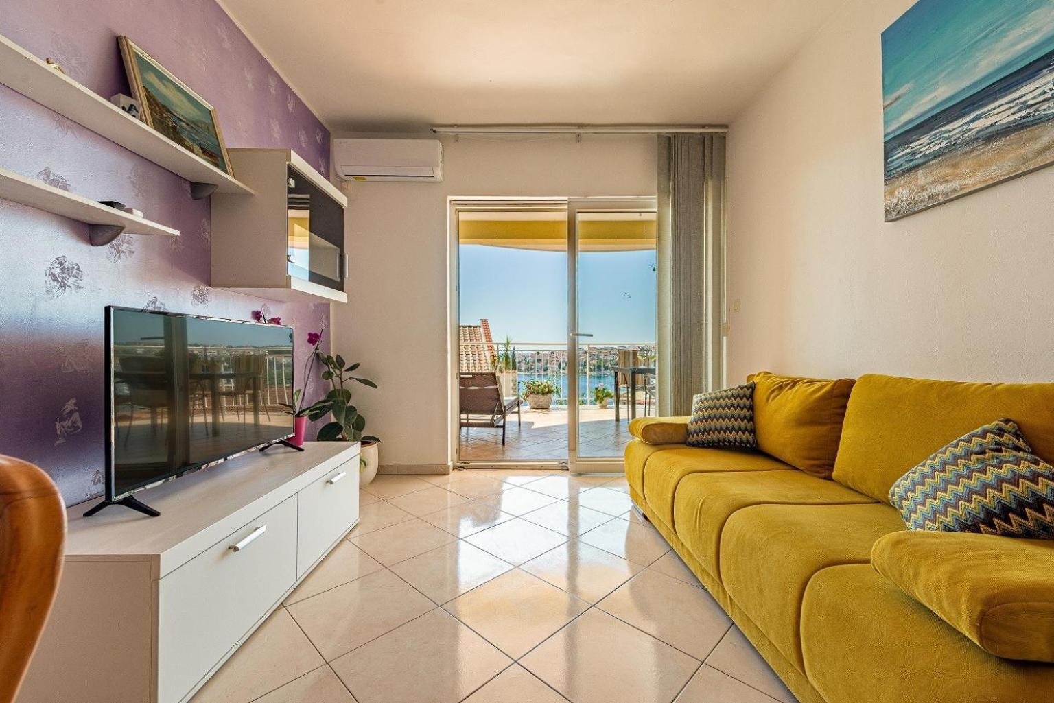 Six-Bedroom Villa With Sea View Nl Trogir Room photo